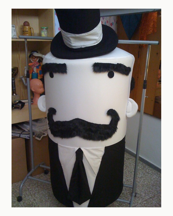 Fred. Olsen Express · el personaje construido en el taller